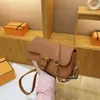 Yumuşak Deri Kadın Çanta için Koltuk Altyapı 2024 Yeni Moda ve Çok Yönlü Tek Omuz Çantaları Crossbody Crossbody Küçük Kare Çanta