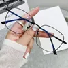 Lunettes de soleil Trendy Office Anti Blue Light Lunettes Femmes Blocage Lunettes d'ordinateur Taille surdimensionnée Lunettes Cat Ear Alliage Cadre Lunettes