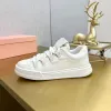 Vita casualskor snörning av kvinnors skor resor läder sneaker 100% cowhide lady tjock suled designer tränare kvinna sko plattform gym sneakers