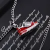 Европа Америка модный стиль спортивное ожерелье для мужчин, женщин и женщин серебристого цвета с металлической гравировкой буквы V, эмалированные кроссовки, подвеска M01407