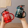 Creative Fire släckare keramisk mugg med lock och sked rolig mjölk kaffekopphandtag gåva till brandkammar 240102