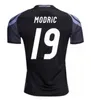 Real MadridS Club Full set soccer jerseys 16 17 18 BALE BENZEMA MODRIC Retro Vintage ISCO Maillot SERGIO RAMOS RONALDO FIGO kaka football shirts