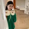 Flickaklänningar Autumn Winter Dress Korean version broderi stora lapel prinsessan liten barn främmande stil spetsar bred