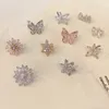 Brosches 2024 Multifunktion Boutique Zircon Crystal Buckle Pins Halsbindning Anti Exponering Brosch Pin Mini Flower Jewelry