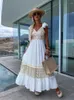 Robes de soirée 2024 Style Robe Femme Blanc Creux Broderie Longue Élégante Semi-Col Roulé Manches Courtes Printemps Vêtements D'été