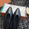 女性用フラットバレエデザイナーローファーエイデドレスシューズスクエアファッションシンプルシンプルスキンシューズレイジーカジュアルボート靴ひも箱35-40豪華な100％リアルレザーローファー