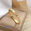 Bracelet de créateur de luxe populaire de pneus de voiture Nouvelle version coréenne en acier inoxydable dix diamants avec boucle célèbre sur Internet pour les couples en titane avec boîte d'origine