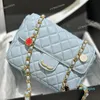 Bolso clásico con insignias de solapa de diseñador para mujer con coloridos herrajes de metal dorado Cadena Matelasse Bolso cruzado de cuero real con hombro 5 colores Sacoche 20 cm