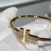 2024Tiffanyism браслет Роскошные дизайнерские браслеты золотой браслет для женщин Любовь Ювелирные изделия Штамп с гравировкой в виде буквы Браслет Мода Элегантные ювелирные изделия Подарок B UXUG