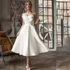 Kort bröllopsklänning för kvinnor 2024 älskling sida slits snörning upp brudfestklänningar kristallpärlor ärmlös mantel de Mariee