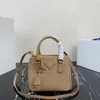 Famous designer's fashionable solid color crossbody bag, women's temperament, mini shell bag, socialite style, shopping and dating trend, handbag, business style