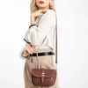 Sacos de noite Bolsa de couro Mulheres 2024 Moda Coreana Mulheres Nicho Design Crossbody Microfibra Sintética