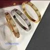 Diseñadores de lujo de primera calidad Pulsera de llantas de automóviles Mujeres Charm Gold High Edition Wide Full Sky Star Pulsera para mujer Chapado grueso 18k Rose con caja original