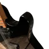 Chitarra standard nera come la chitarra rock in foto