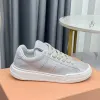 Chaussures décontractées blanches Lace Up Chaussures pour femmes Voyage en cuir Sneaker 100% Cow Hide Lady Soled Designer Running Trainers Woman Shoe Platform Gym Sneakers