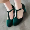 VEET Velours Sommermaterial Weiche Zeh Nahe Sandalen T-Strap Green Bury Color Mary Janes Med Heels Retro Frauen Schuhe Klassiker 109 766 56894