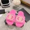 Tasarımcı Teddy Bear Sandals Kanal Kanalı Woolskin için Kadın Terlik Sandale Kabarık Moda Kış Kürk Kürk Kürklü Slayt Tazz Taze Ayakkabı Adam Düz Bulanık Dış Moş Dalı