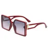 Occhiali da sole 2024 Fashion Square Donna Vintage Lettera Decorazione Occhiali da sole freddi Signore Casual Ragazze Occhiali UV400 Lentes De Sol