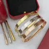 Bracciale a vite di design Moda Gioielli di lusso Bracciale alla moda Placcato in oro 18 carati Acciaio al titanio Diamante per donna Uomo Bracciali per unghie Argento