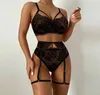 Abito da yoga Set di lingerie sexy Set corsetto sessuale Reggiseno GString Women039s Intimo Vedere attraverso pizzo Lenceria Mujer Tentazione porno Eroti5436362