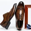 Klassische britische Stil spitze Zehen Lederschuhe Männer Oxfords Business formale Männer Lederschuhe Brogue Flats Männer Hochzeitsschuhe 231229