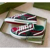 Lüks 1977 Spor Sneaker Canvas Ayakkabı Erkekler Düşük Top Sıradan Spor ayakkabıları Bayan Tasarımcı Ayakkabı Vintage Nakentli Kauçuk Sole Düz Base Çizgili Ayakkabı Guckiciness Ayakkabıları