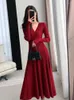 Casual Dresses Black Sweet Sweater Midi Dress for Woman 2024 Autumn Winter Sticked Korean V-ringning Långärmad elegansrött mode