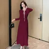 Abiti casual Temperamento Anno Autunno Inverno Abito maglione lavorato a maglia rosso Moda Donna Con lacci Scollo a V Manica intera Slim Abiti lunghi elastici