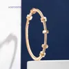 Bracciale di design classico di nuova marca per pneumatici per auto, modello a vite, personalizzato con placcatura spessa in oro scorrevole di precisione artigianale, con scatola originale