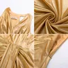 Robes décontractées Femmes Surplis Robe à col en V Hanches Enveloppées Épaule Découpée Maxi Or Brillant Fête Conception Ruchée Soirée