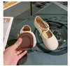 Sandalen MHYTY 2024 Sommer Französisch Retro Beanie Schuhe Flacher Mund Flache Weiche Sohlen Bequem