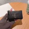 Unisex Womens Men Designer KeyChain Key Bag Fashion Läder Purse Keyrings Brand Coin Pouch Mini Walls Coin Credit Card Holde FF131