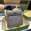 Yeni Crossbody Bag Modaya Gaziye Dikey Erkekler Çanta Sırt Çantası İş Moda Cömert Erkek Çanta Omuz Çantası