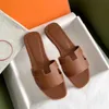 top quality Women's Outdoor Slippers Designers fashion Genuine Leather Casual Shoe slide flat loafer beach Sliders lady summer gift sandal mens travel sandale Mules