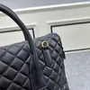 Duffle Dag designer bagage lyxig reseväska designer axelväska totalt temperament mångsidig stor kapacitet bokstav handväska material unisex rese svart väska