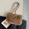 Sacs de soirée Sac à bandoulière en peluche Mini sac à main 2024 Tendance d'hiver All-Match Sens de haute qualité Femmes Esthétique Business Loisirs Voyage Satchel