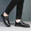 Lederen Mannen Zakelijke schoenen lace up oxfords Zwarte Formele Bruiloft Basic Mannen Jurk Schoenen outdoor Mode mannen schoenen 240102