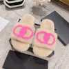 Tasarımcı Teddy Bear Sandals Kanal Kanalı Woolskin için Kadın Terlik Sandale Kabarık Moda Kış Kürk Kürk Kürklü Slayt Tazz Taze Ayakkabı Adam Düz Bulanık Dış Moş Dalı