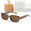 Venta al por mayor Gafas de sol de diseñador Gafas originales Playa Sombras al aire libre Marco de PC Moda Clásico Señora Espejos para mujeres y hombres Protección Gafas de sol WRHURD