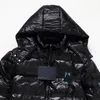 23FWニューメンズアウトドアウォームプルーフジャケットブランドチェストバッジフード付き冬の厚いアヒルの明るいファッションコート