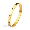 Bracelet de luxe bijoux de créateur bracelet homme haute qualité pneus de voiture lumière luxe haute qualité sens bracelet titane acier ouverture dorée non avec boîte d'origine
