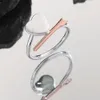 Bijoux de mode Bague d'amour en forme de coeur en argent sterling ne se décolore pas Anneaux en forme de coeur non allergiques Bague double coeur Designer pour femmes Bijoux Saint Valentin Fête des Mères avec boîte