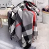 Sciarpe 6 colori spessi kaki lusso inverno Inghilterra plaid morbida sciarpa di cashmere donna calda coperta di pashmina femminile Outstreet nappa scialle