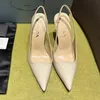 Klassieke Driehoek Teken Luxe Dames Designer Kleding Schoenen Italië Merkmode Nieuwe Puntige Dames Hoge Hakken Dansschoen Deluxe Echt Leer Dame Pumps Trouwschoenen