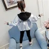 Jackor tonåringar flickor våren silver spädbarn småbarn reflekterande tunn huva vindbrytare rockar för barn koreanska streetwear