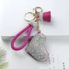 Porte-clés de voiture avec pompon en forme de cœur en diamant exquis, joli pendentif créatif pour hommes et femmes, ornements de sac en forme de cœur.