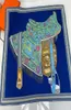Sciarpe 90 cm Arrotolato a mano Clan Sella Stampa Twill di seta Sciarpa quadrata Scialle da donna Marca Hijab Foulard Design della testa Bandana9220483
