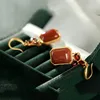 Kolczyki Dangle Natural South Red Agate Square S925 Srebro dla kobiet wyrafinowane łaska małe i wykwintne kolczyki rubinowe