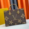 Lusso in movimento mm Borsa tote firmata Leopard Borsa da donna con manico superiore Borse a tracolla in pelle goffrata da uomo negozio di pannolini con fiori marroni CrossBody Clutch borsa da viaggio grande