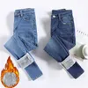 Mujeres Jeans térmicos Invierno Nieve Cálido Felpa Estiramiento Señora Flaco Espesar Fleece Denim Pantalones largos Retro Azul Lápiz Pantalones 240103